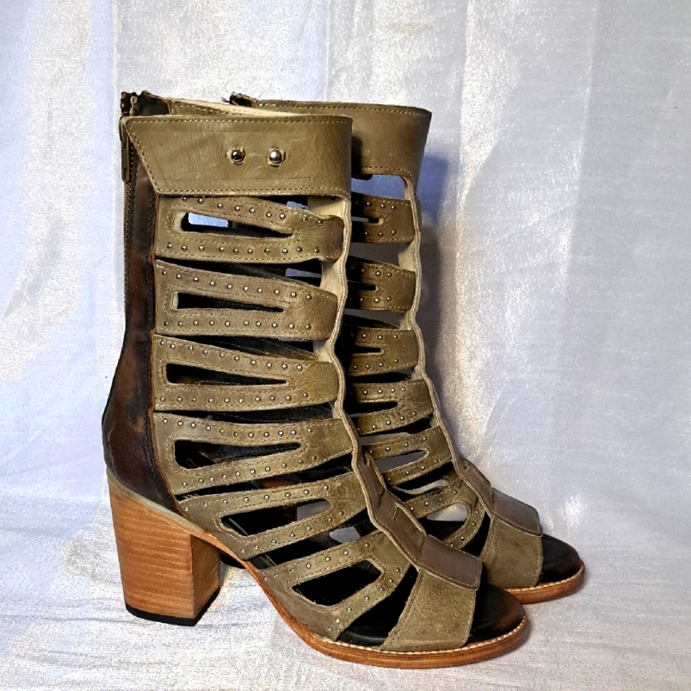 FREEBIRD BY STEVEN LOTUS GLADIATOR SANDALS  HEEL BACK ZIPPER GRAY/BROWN